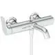 Chromfarbene Badearmatur mit Handbrause, hergestellt von Ideal Standard. Die Armatur hat einen modernen, minimalistischen Designansatz und ist für eine Badewanne geeignet.